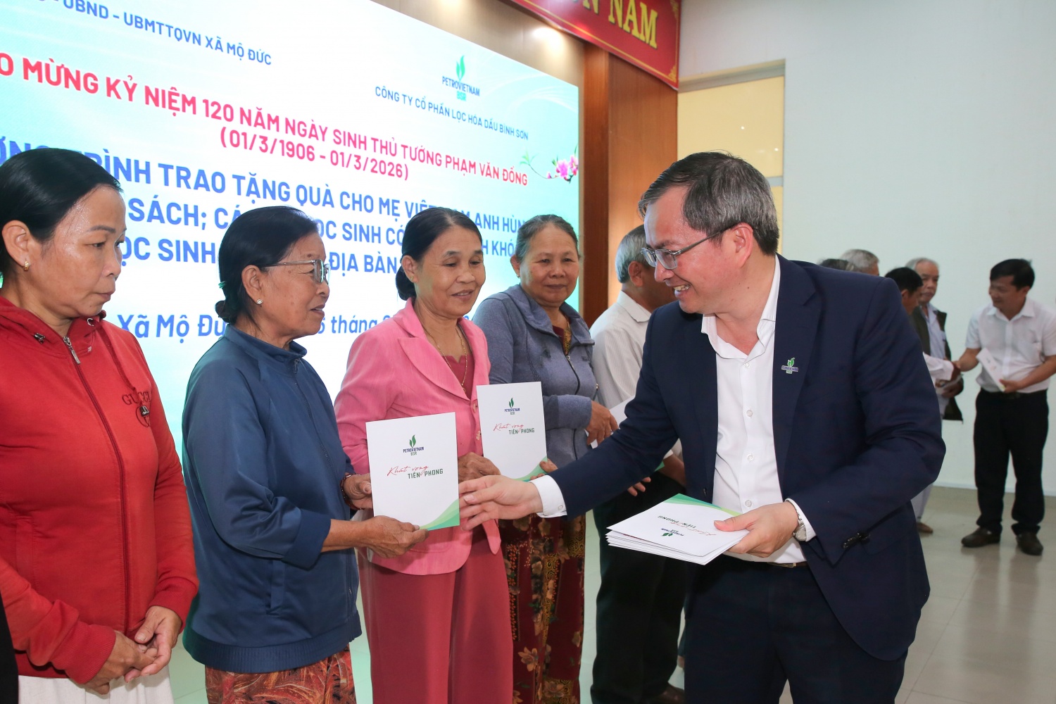 BSR lan tỏa nghĩa tình tại quê hương cố Thủ tướng Phạm Văn Đồng BSR lan tỏa nghĩa tình tại quê hương cố Thủ tướng Phạm Văn Đồng