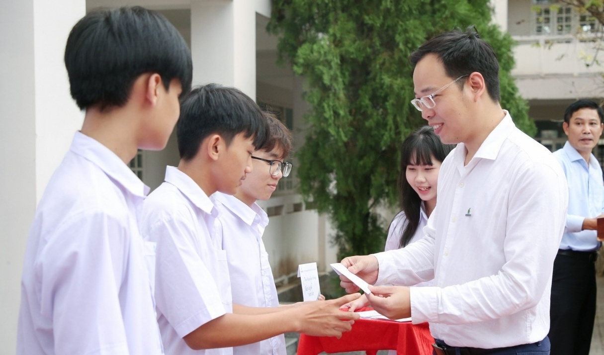 Petrovietnam thắp sáng niềm tin, tiếp sức tương lai cho thế hệ trẻ tại Trung tâm GDTX khu vực Bà Rịa - Vũng Tàu