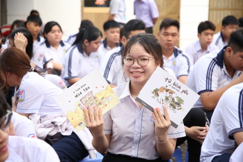 Petrovietnam đồng hành cùng học sinh Trường THPT Lê Hồng Phong chinh phục ước mơ ngành năng lượng