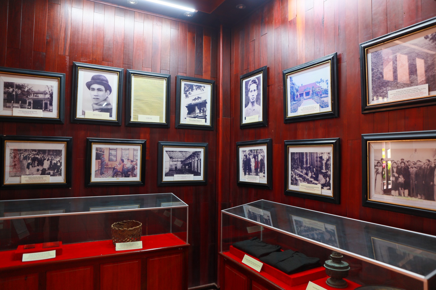 Đến nay, nhiều hiện vật về cuộc đời, gia đình, sự nghiệp của Thủ tướng Phạm Văn Đồng vẫn còn được lưu giữ và giới thiệu rộng rãi đến các thế hệ mai sau tại Khu lưu niệm Thủ tướng Phạm Văn Đồng (xã Mộ Đức, Quảng Ngãi). Đến nay, nhiều hiện vật về cuộc đời, gia đình, sự nghiệp của Thủ tướng Phạm Văn Đồng vẫn còn được lưu giữ và giới thiệu rộng rãi đến các thế hệ mai sau tại Khu lưu niệm Thủ tướng Phạm Văn Đồng (xã Mộ Đức, Quảng Ngãi).