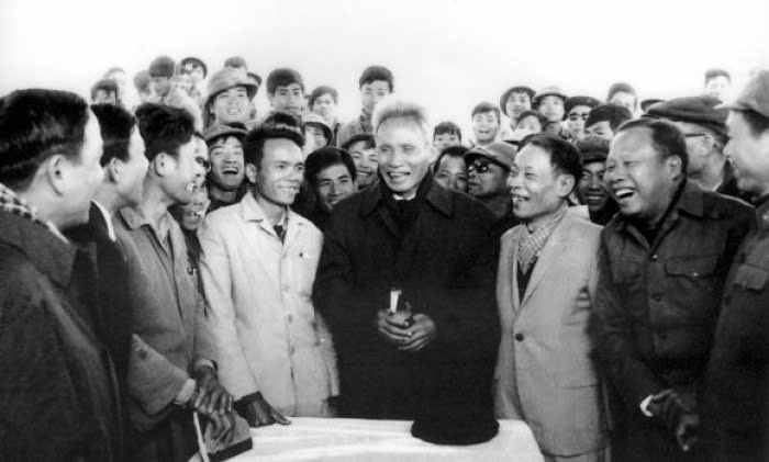 Cố Thủ tướng Phạm Văn Đồng và sự phát triển của ngành Dầu khí Việt Nam Cố Thủ tướng Phạm Văn Đồng và sự phát triển của ngành Dầu khí Việt Nam