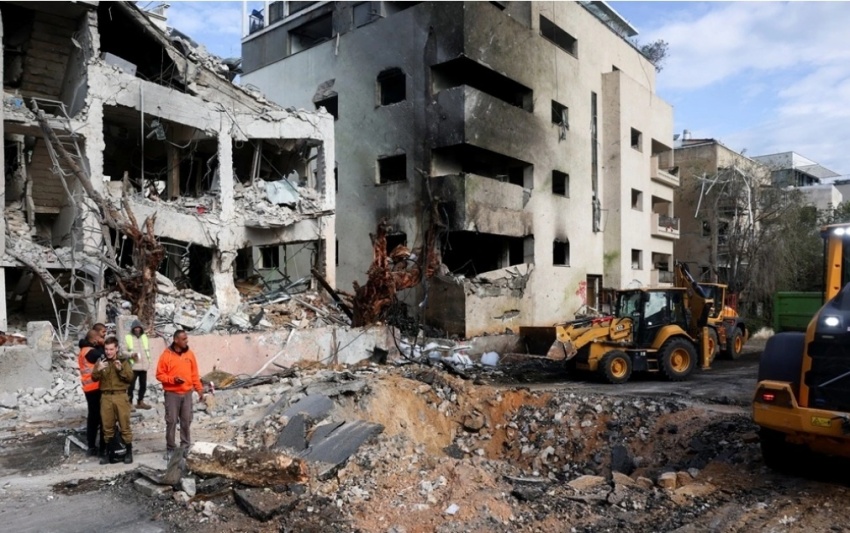 Israel tuyên bố thực hiện đợt không kích lớn nhất lịch sử nhằm vào Iran.