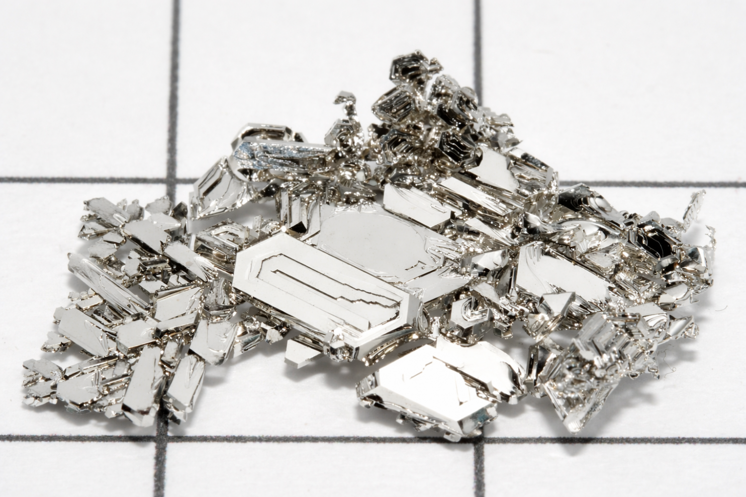 Platinum - nữ hoàng của kim loại