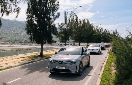 Chủ xe nói thẳng về VinFast VF 8: "Đáng giá tới từng xu, vận hành yên tâm tuyệt đối"