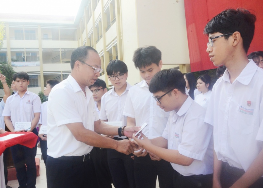 Petrovietnam thắp sáng niềm tin, tiếp sức ước mơ cho học sinh Trường THPT Trần Nguyên Hãn (TP HCM)