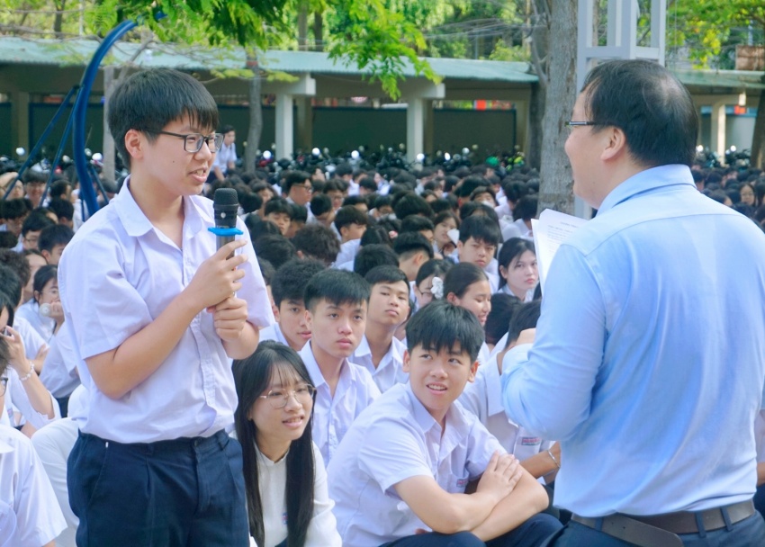 Petrovietnam thắp sáng niềm tin, tiếp sức ước mơ cho học sinh Trường THPT Trần Nguyên Hãn (TP HCM)