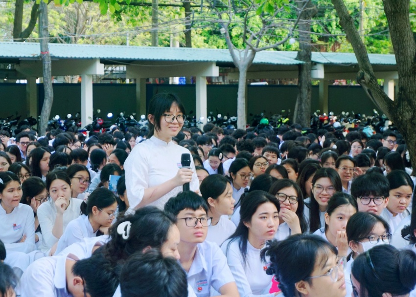 Petrovietnam thắp sáng niềm tin, tiếp sức ước mơ cho học sinh Trường THPT Trần Nguyên Hãn (TP HCM)