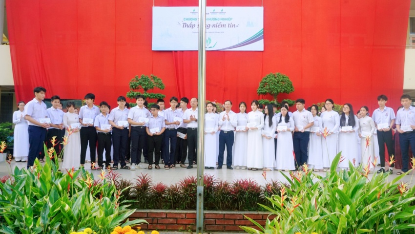 Petrovietnam thắp sáng niềm tin, tiếp sức ước mơ cho học sinh Trường THPT Trần Nguyên Hãn (TP HCM)