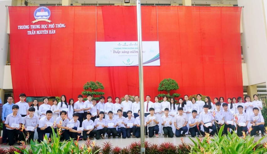 Petrovietnam thắp sáng niềm tin, tiếp sức ước mơ cho học sinh Trường THPT Trần Nguyên Hãn (TP HCM)