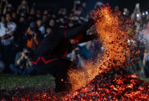 Vũ điệu lửa thiêng của người Pà Thẻn