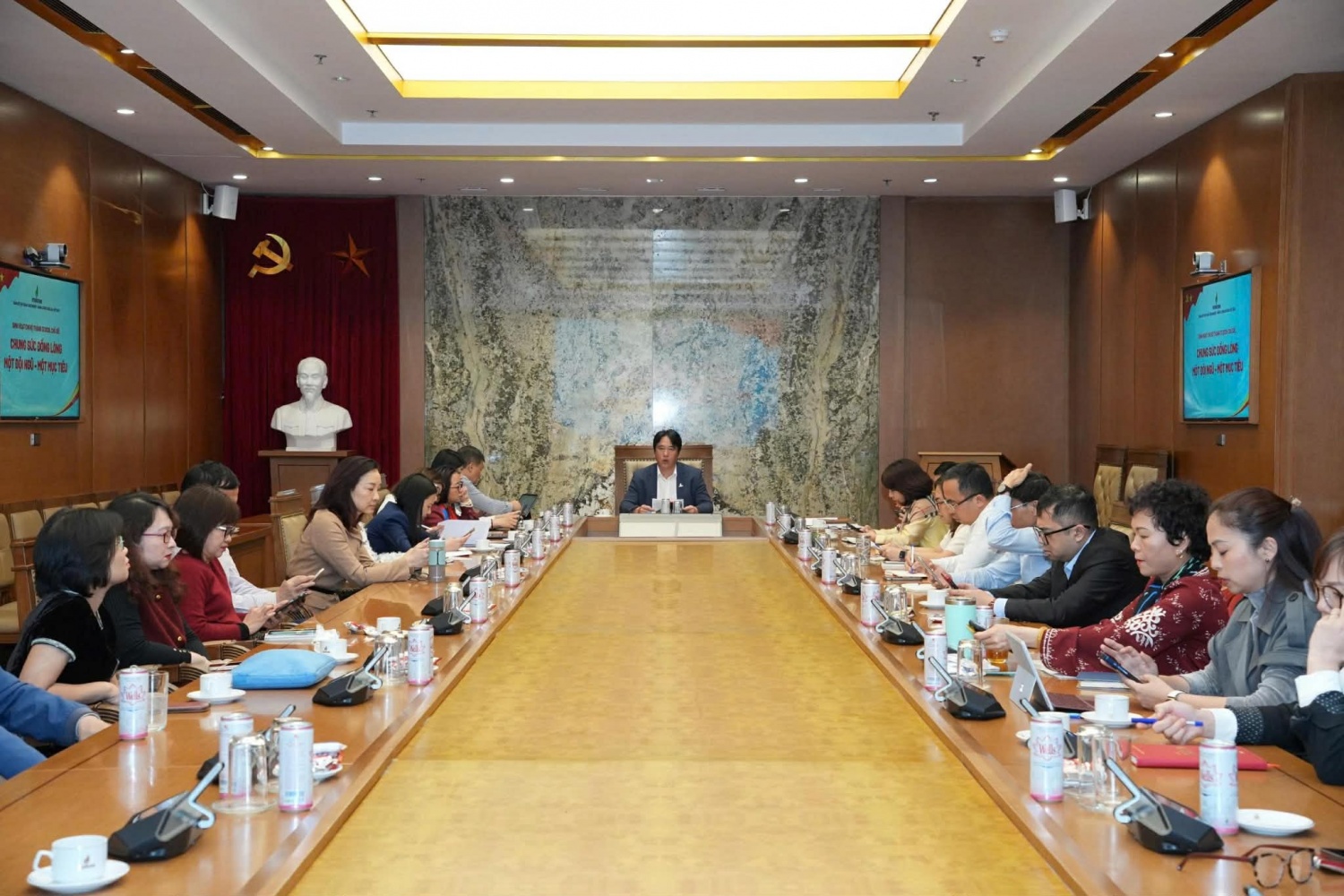 [Chùm ảnh] Đảng bộ Bộ máy QL&ĐH Petrovietnam tổ chức sinh hoạt chi bộ tháng 3