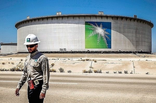 Saudi Aramco đang tìm cách chuyển hướng dòng dầu ra khỏi eo biển Hormuz