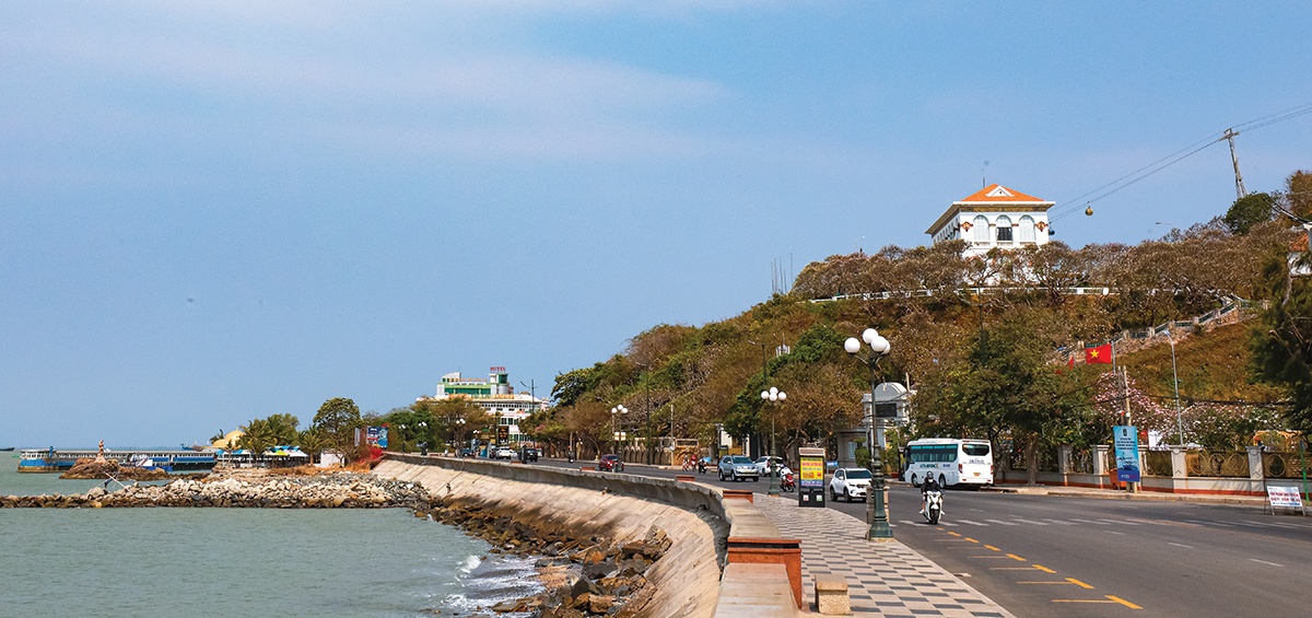 Bạch Dinh - Biệt thự trắng kể chuyện trăm năm