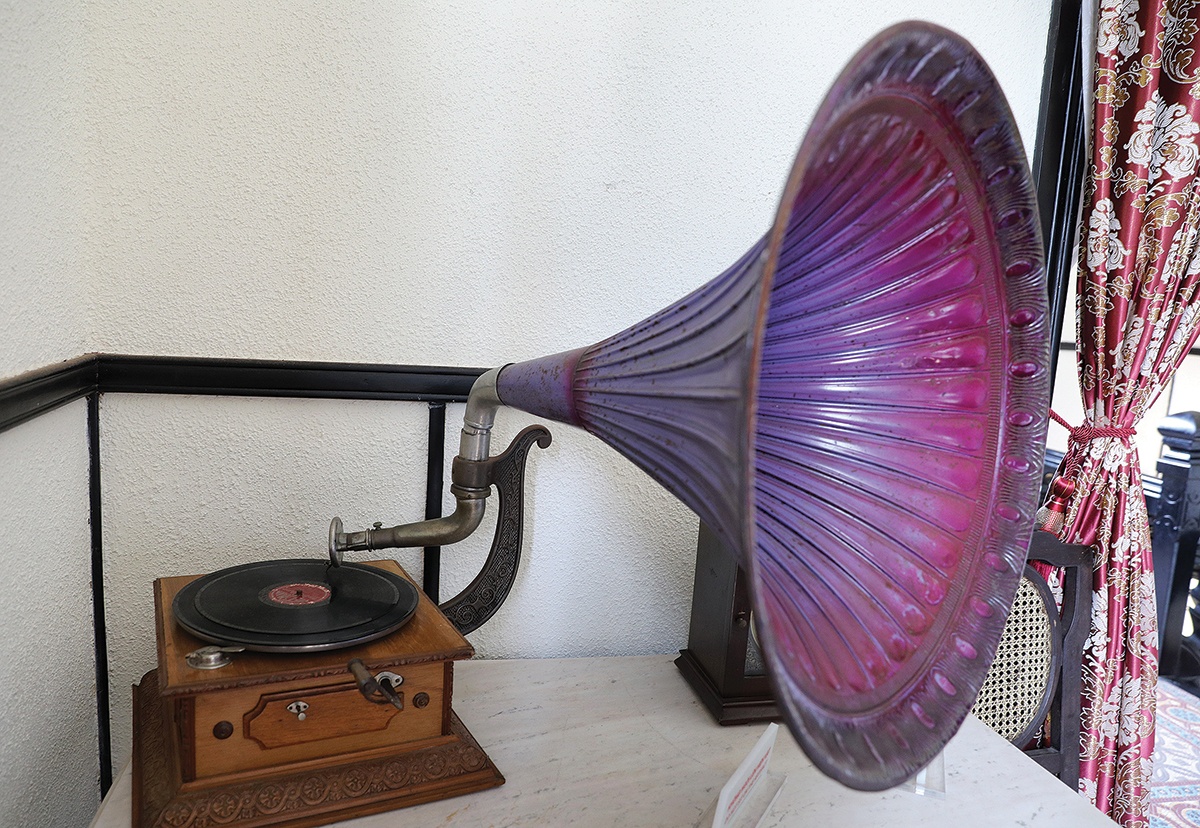 Bạch Dinh - Biệt thự trắng kể chuyện trăm năm