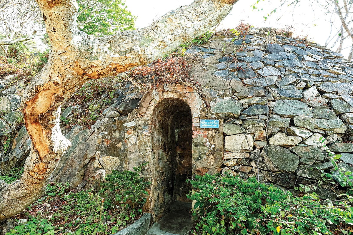 Bạch Dinh - Biệt thự trắng kể chuyện trăm năm