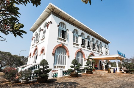 Bạch Dinh - Biệt thự trắng kể chuyện trăm năm