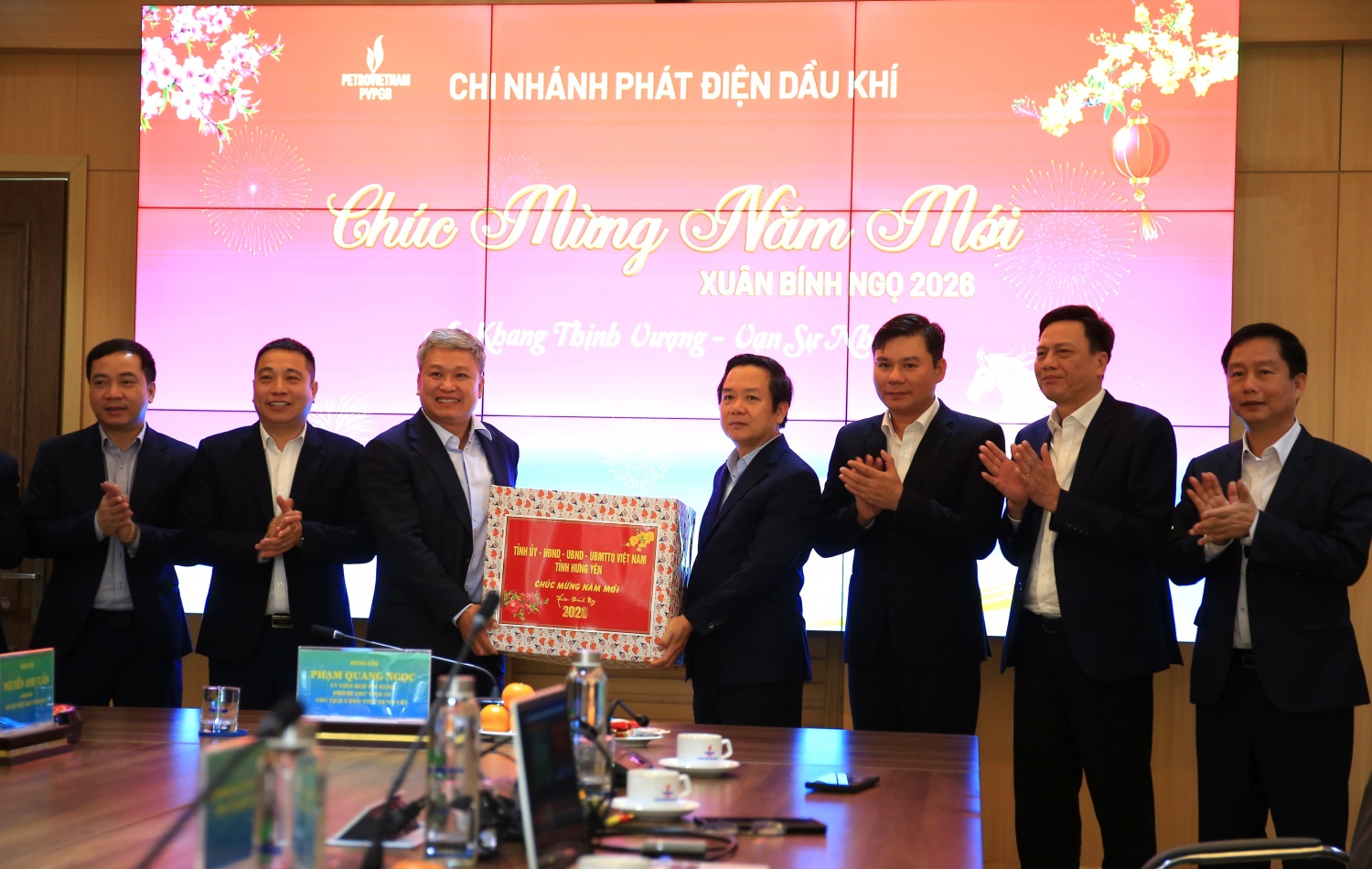 Chủ tịch UBND tỉnh Hưng Yên Phạm Quang Ngọc chúc Tết người lao động NMNĐ Thái Bình 2