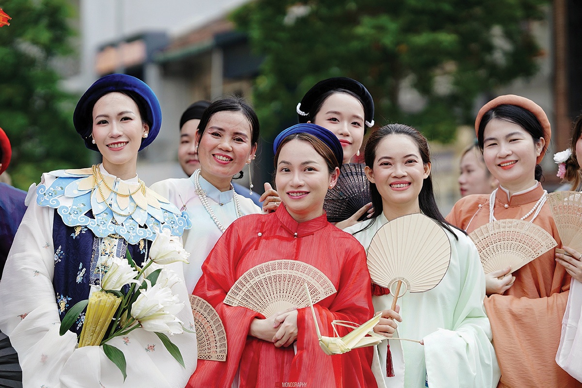 Cổ phục Việt tái sinh Cổ phục Việt tái sinh