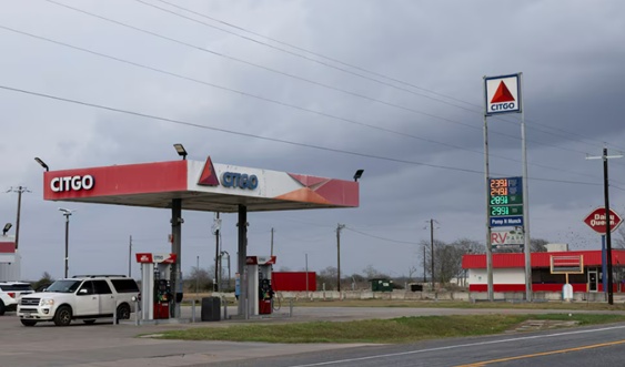 Giá dầu diesel tại Mỹ vượt ngưỡng 4 USD/gallon