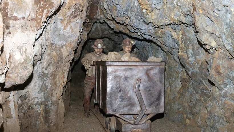 Băng đảng Mexico và cuộc chiến phía sau nguồn cung bạc thế giới