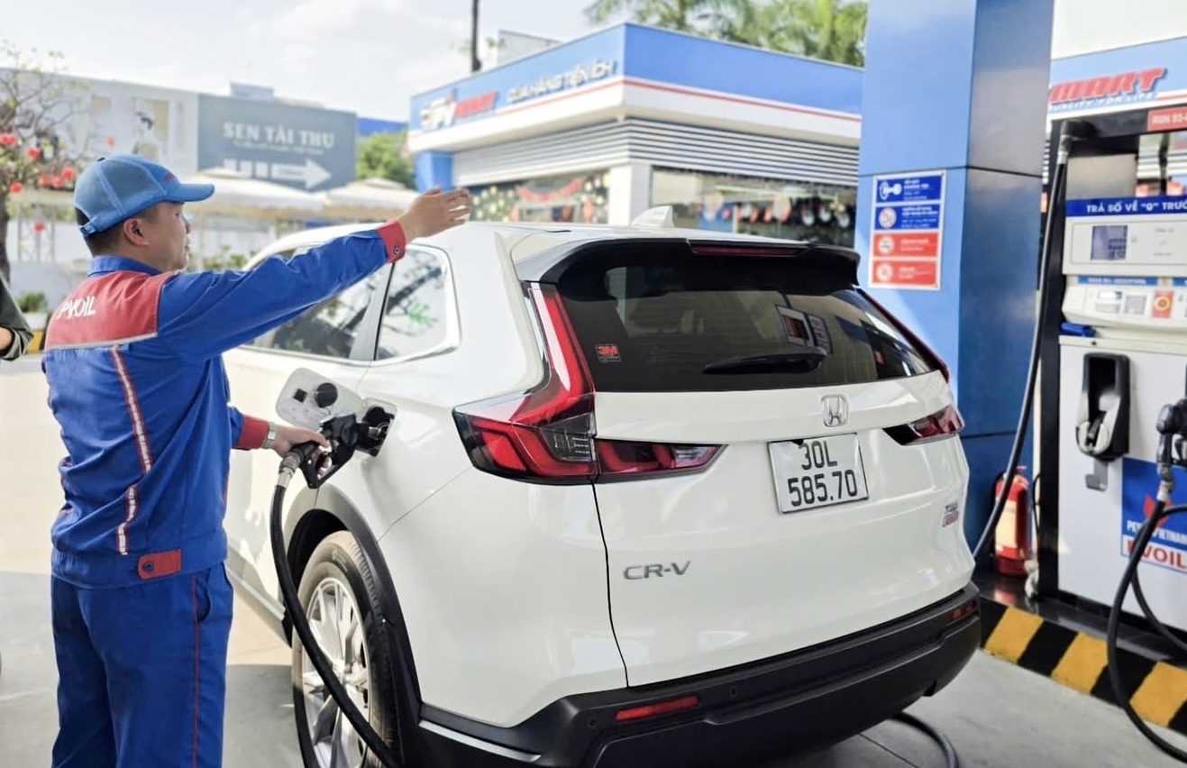 Cảnh báo cơn sốt tích trữ xăng dầu trước biến động Trung Đông