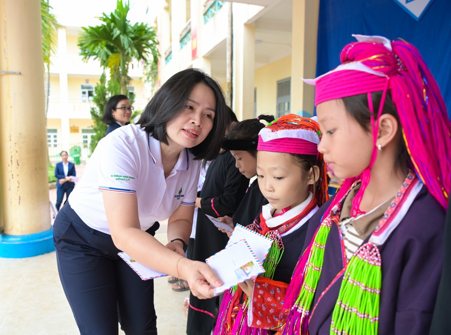 Những “bông hoa thép” bản lĩnh của Petrovietnam