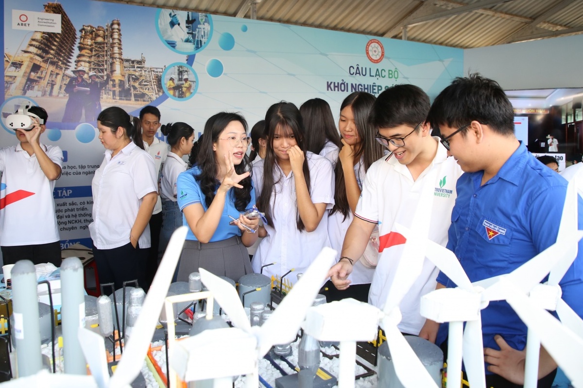 Gian hàng PVU lan tỏa tri thức và khát vọng sáng tạo tại Lễ hội Văn hóa học sinh - sinh viên