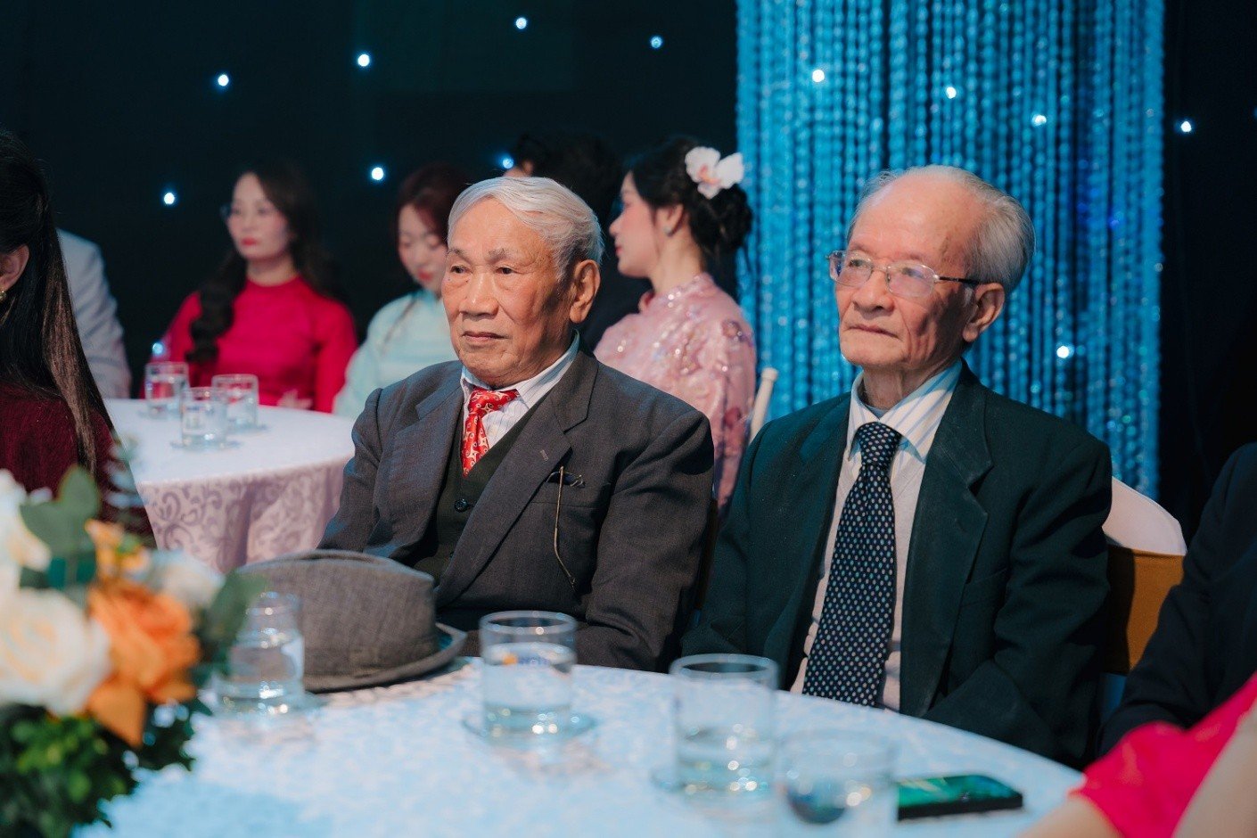 Hạnh phúc như nhân viên SHB: Vừa xem show xịn, vừa rinh lộc mang về