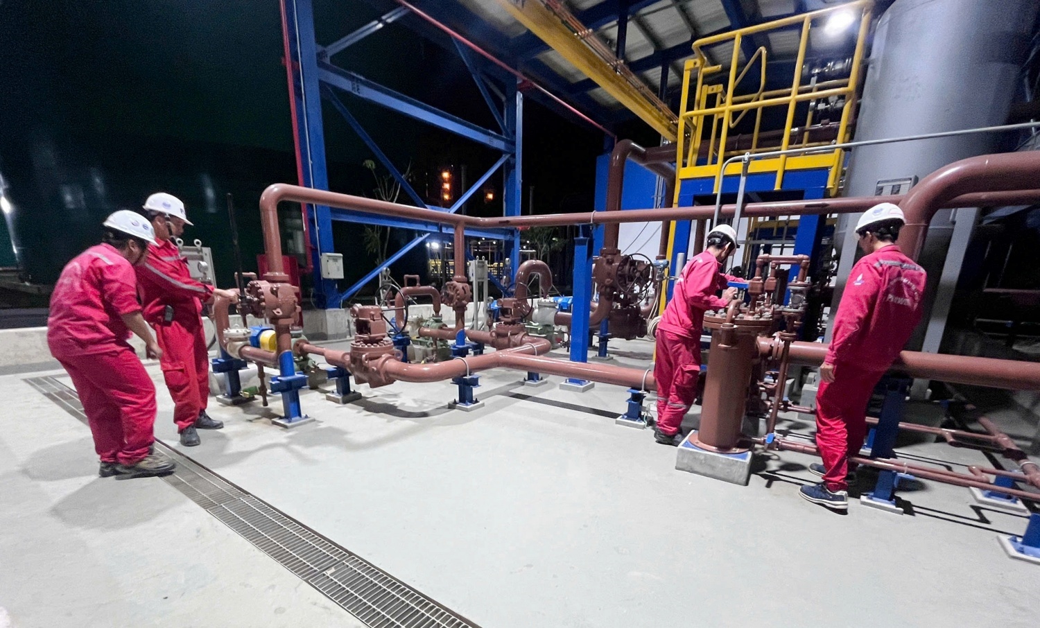 Ngay mùng 7 Tết, người lao động Nhơn Trạch 4 đã huy động tổ máy GT2/ST2 – Nhơn Trạch 4 phát điện với công suất 550 MW.