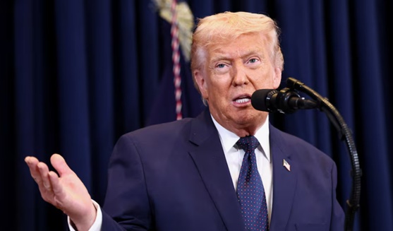 Tổng thống Trump sẽ miễn trừ một số lệnh trừng phạt liên quan đến dầu mỏ