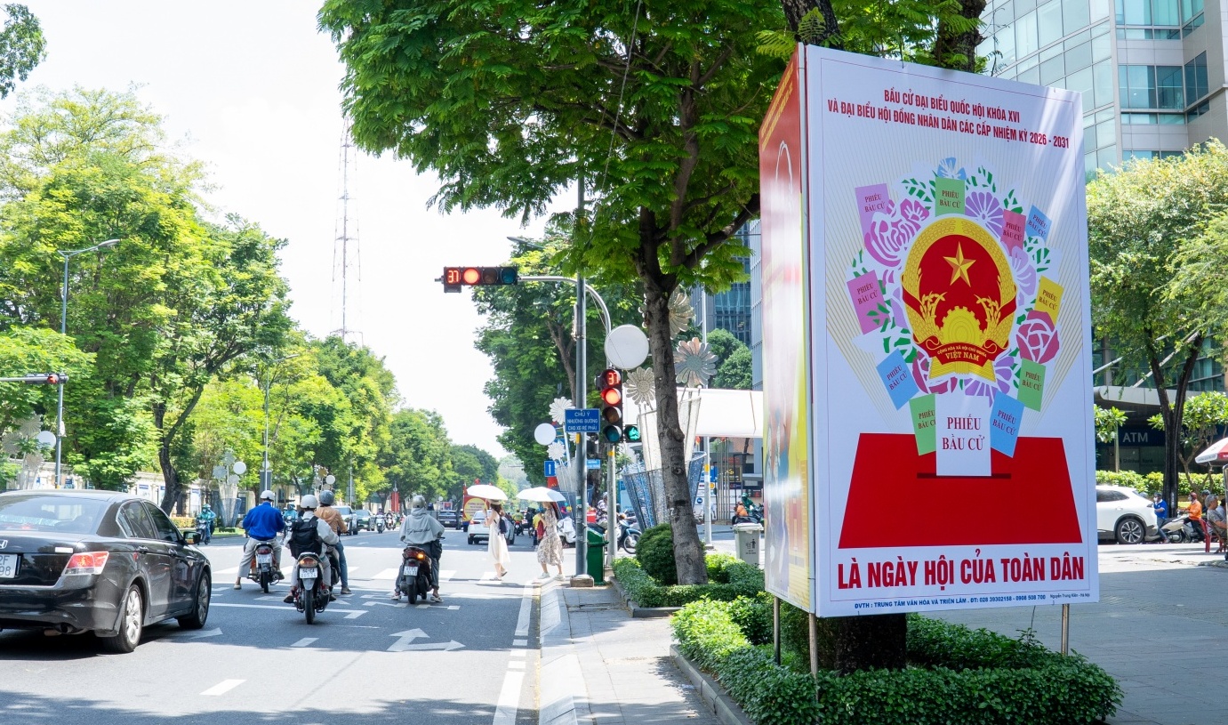 [Chùm ảnh] TP HCM sẵn sàng cho "Ngày hội non sông"