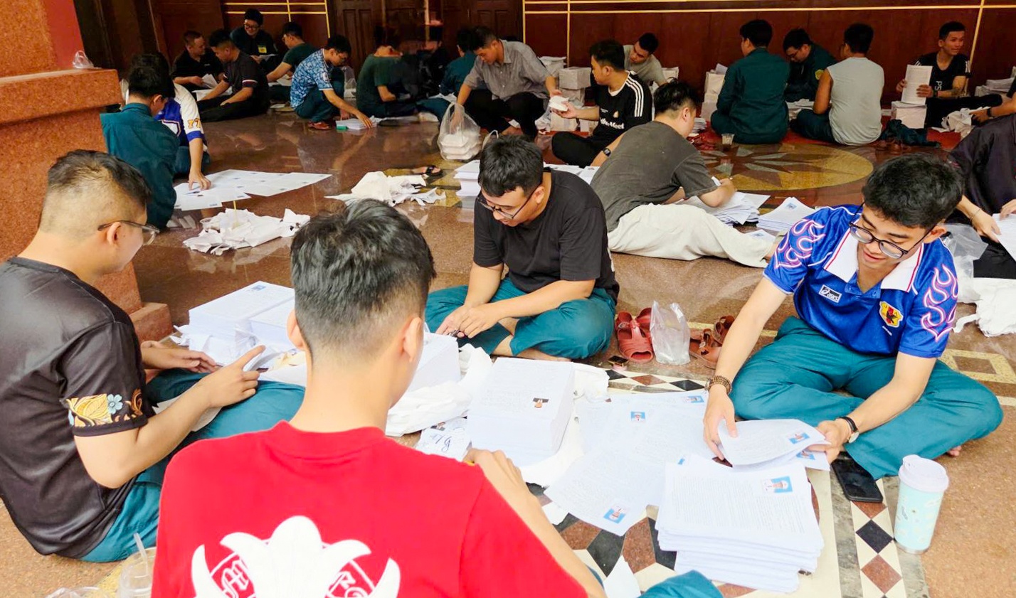 [Chùm ảnh] TP HCM sẵn sàng cho ngày hội non sông