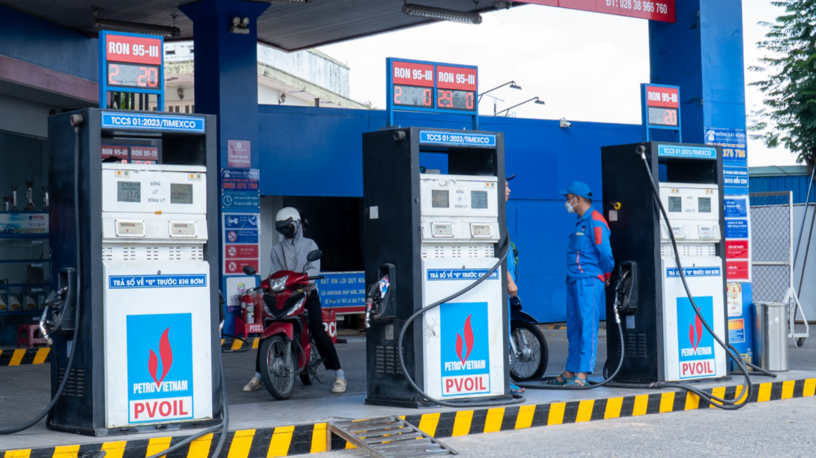 [Chùm ảnh] Hệ thống cây xăng PVOIL đảm bảo nguồn cung, không xảy ra tình trạng xếp hàng kéo dài