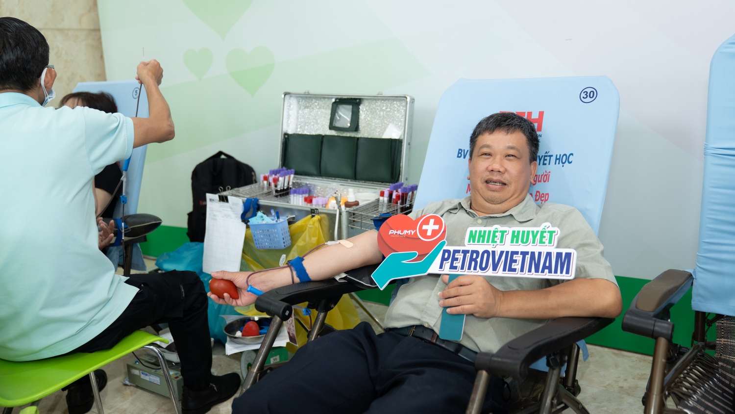 Nhiệt huyết Petrovietnam: Một giọt máu cho đi   Một cuộc đời ở lại