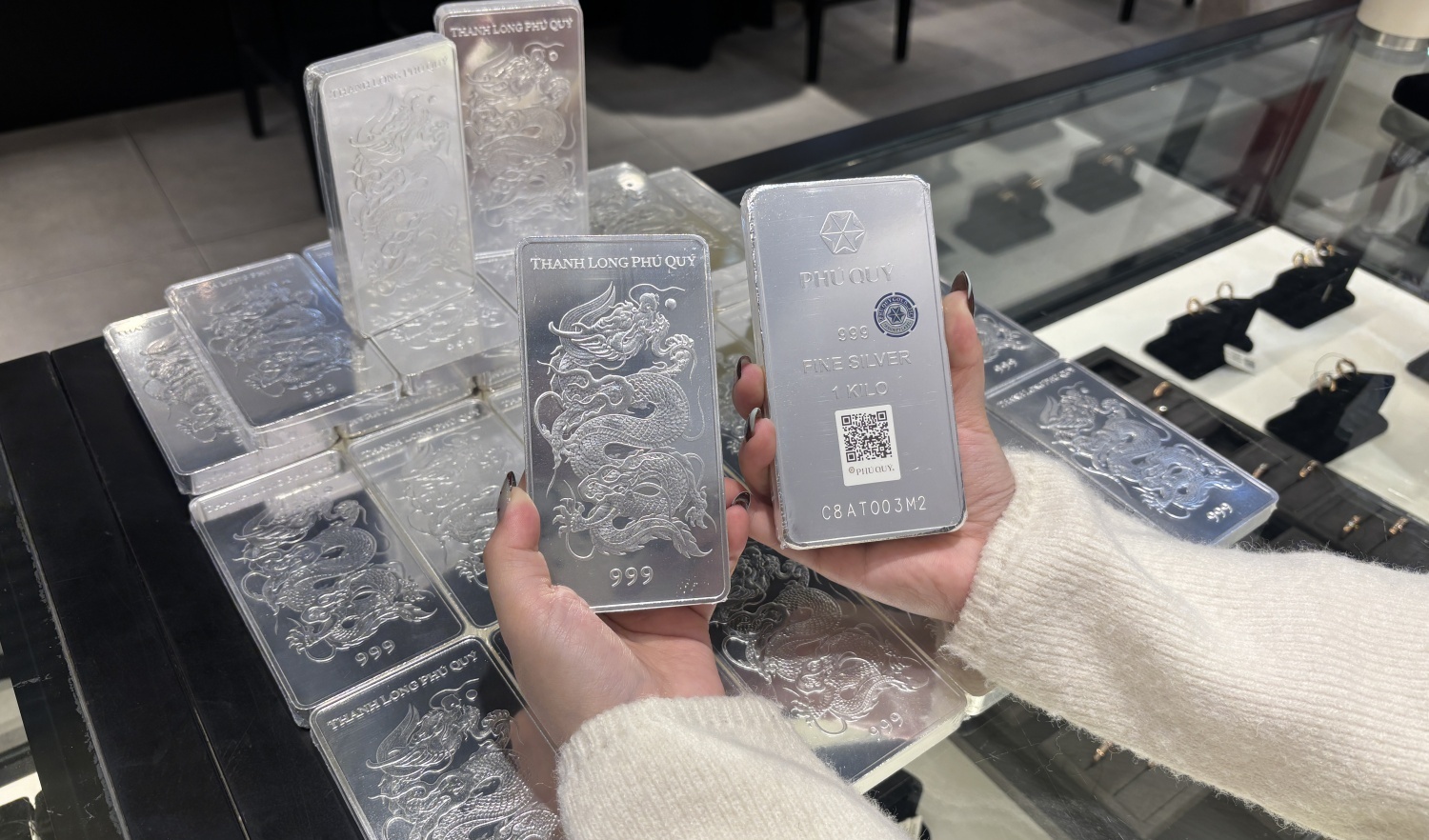 Cả thế giới có bao nhiêu bạc?