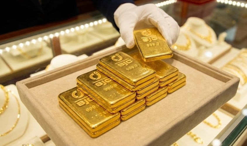 Giá vàng hôm nay 20/8: Vàng miếng giảm 1,6 triệu đồng, vàng thế giới vượt 4.500 USD/ounce