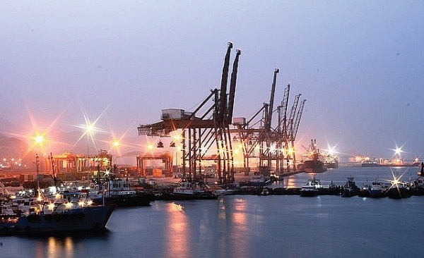 Trung tâm dầu mỏ Fujairah trở lại hoạt động bình thường