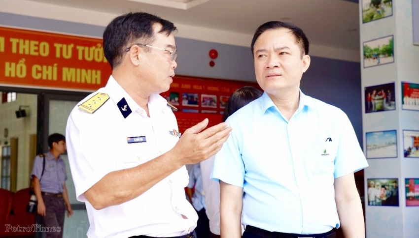 Những “cột mốc sống” giữa Biển Đông