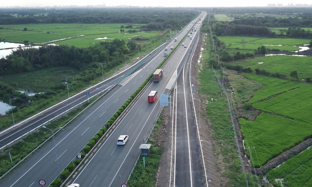 Tin tức kinh tế ngày 13/3: Triển khai tuyến đường kết nối sân bay Gia Bình với Thủ đô Hà Nội