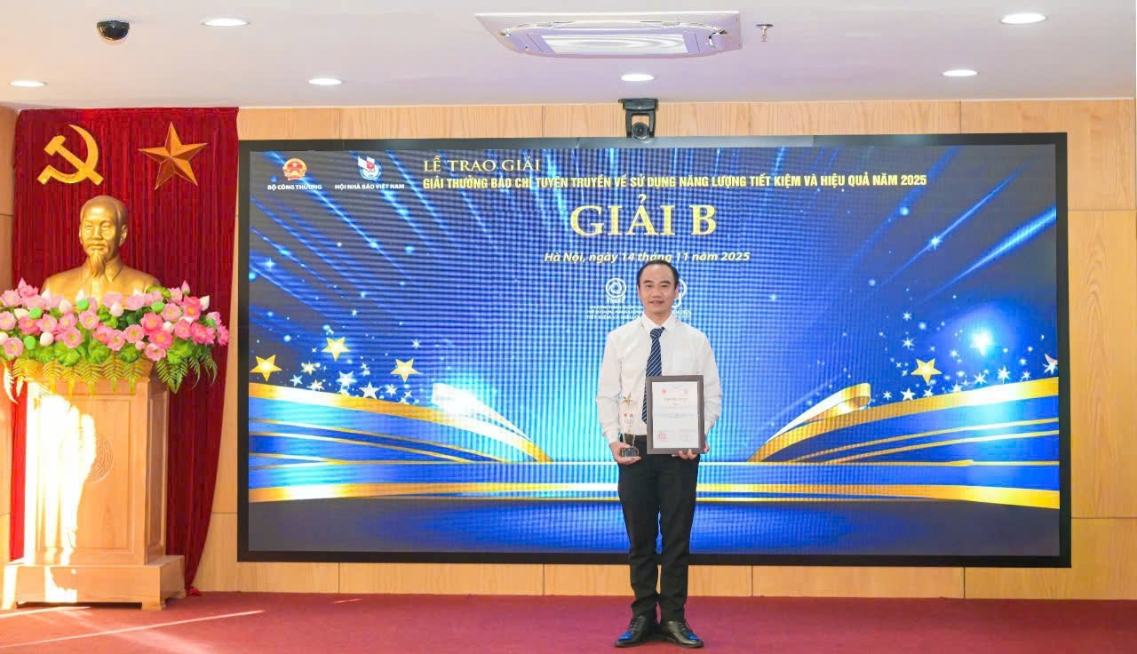 15 năm Tạp chí Năng lượng Mới ra số báo đầu tiên: “Trăng đã tròn”