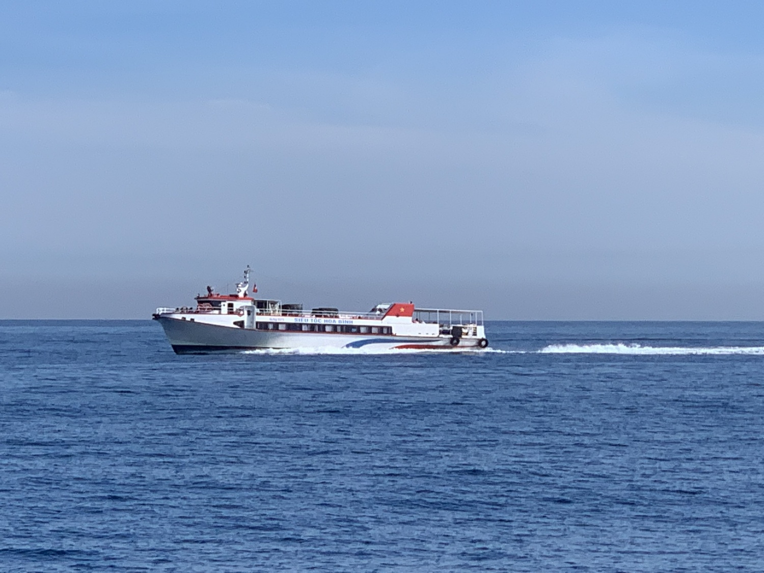 Quảng Ngãi: Giảm giá vé tàu ra Lý Sơn từ ngày 18/3