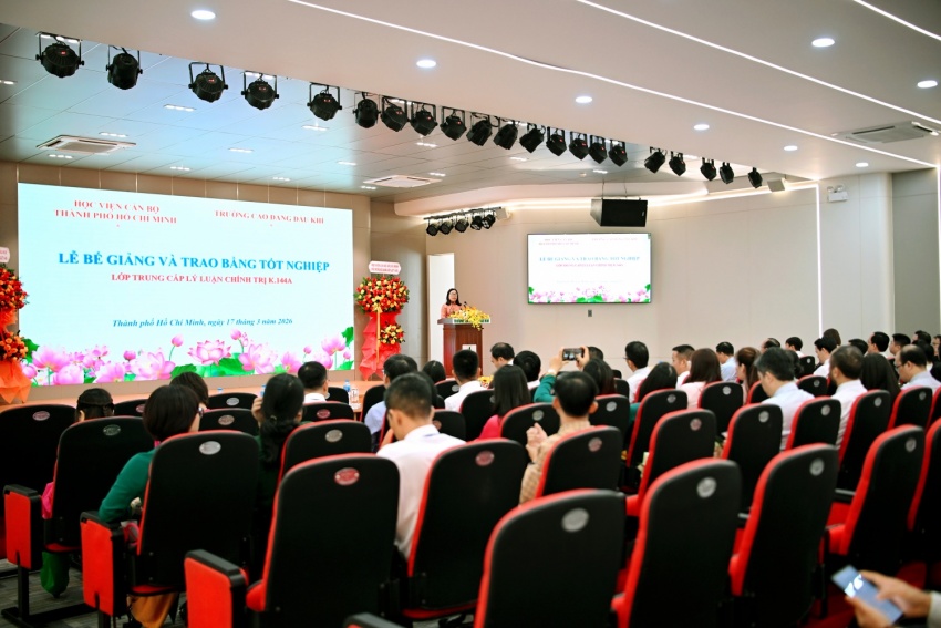 PV College và Học viện Cán bộ TP HCM phối hợp tổ chức bế giảng lớp Trung cấp Lý luận chính trị K144A