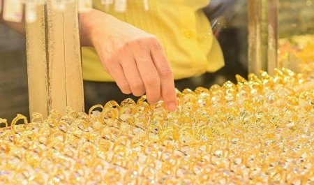Giá vàng hôm nay 18/3: SJC giảm, thế giới mất mốc 5.000 USD