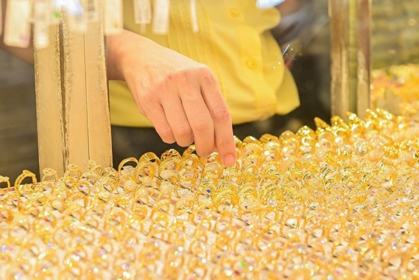 Giá vàng hôm nay 18/3: SJC giảm, thế giới mất mốc 5.000 USD