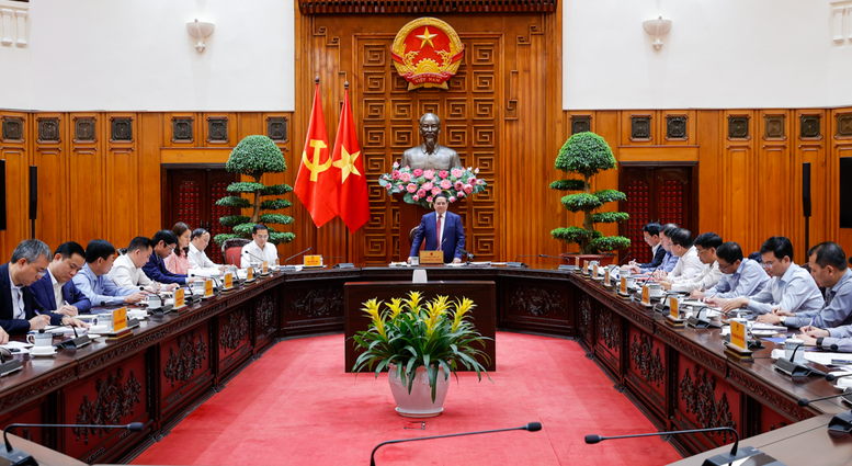 Thủ tướng Phạm Minh Chính: Vận hành an toàn nhà máy lọc dầu, bảo đảm cung ứng xăng dầu
