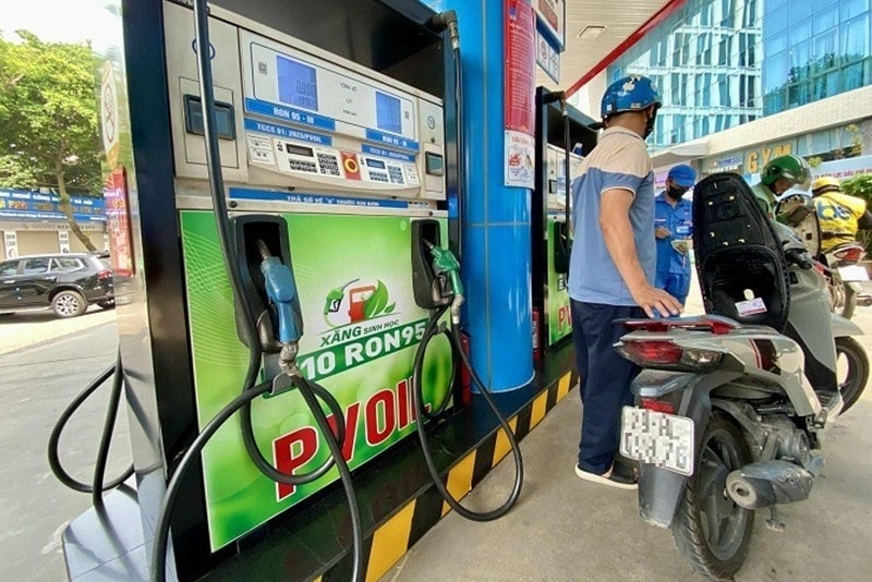 Đề xuất kéo dài thuế nhập khẩu xăng dầu 0% và bãi bỏ thuế kho ngoại quan cho các nhà thầu Đề xuất kéo dài thuế nhập khẩu xăng dầu 0% và bãi bỏ thuế kho ngoại quan cho các nhà thầu