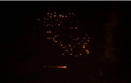 Iran thừa nhận phóng tên lửa chùm vào Israel để "trả đũa"