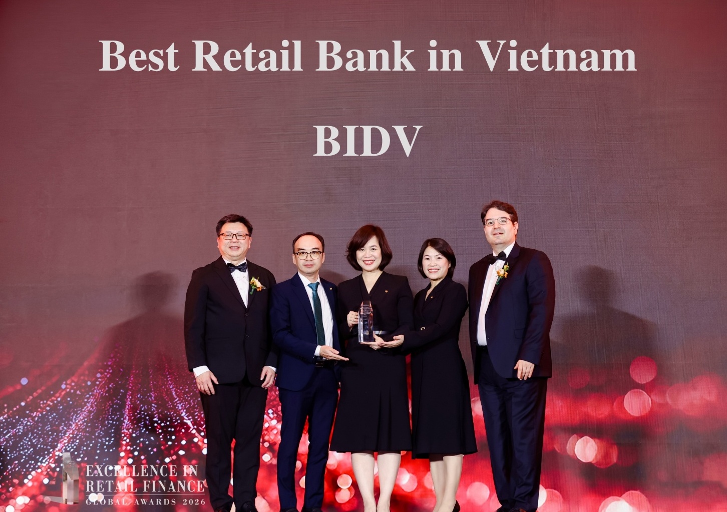 BIDV viết tiếp thập kỷ dẫn đầu với cú đúp giải thưởng