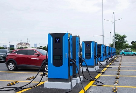 V-Green xây dựng 99 “siêu trạm sạc” trên toàn quốc