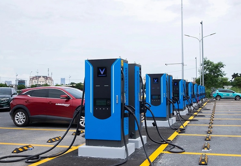 V-Green xây dựng 99 “siêu trạm sạc” trên toàn quốc